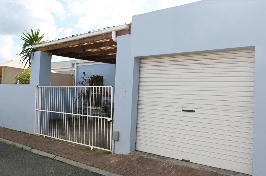 2 Bedroom Property for Sale in Strand South Western Cape